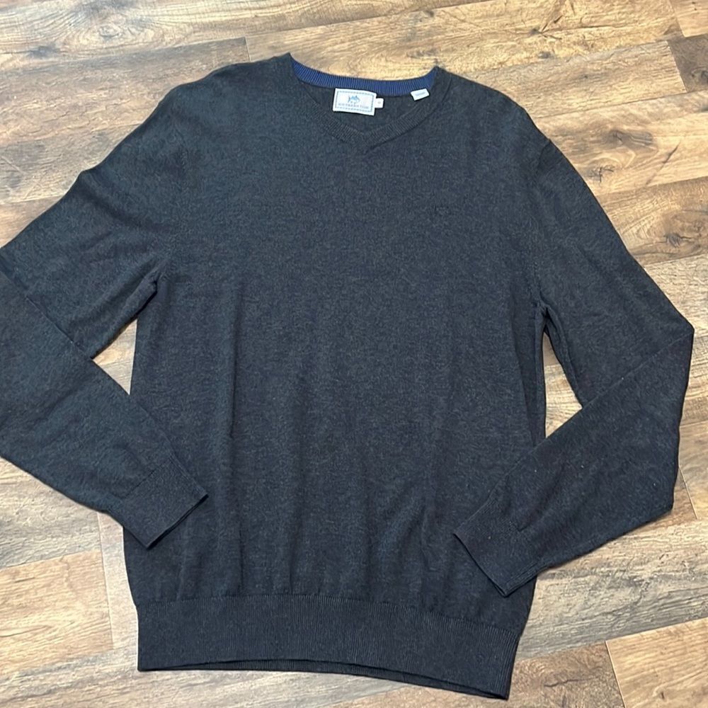 Southern Tide v neck sweater size medium